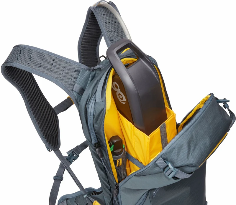 Thule Rail Trinkrucksack 18 L inkl. Trinkblase 2,5 L dark slate