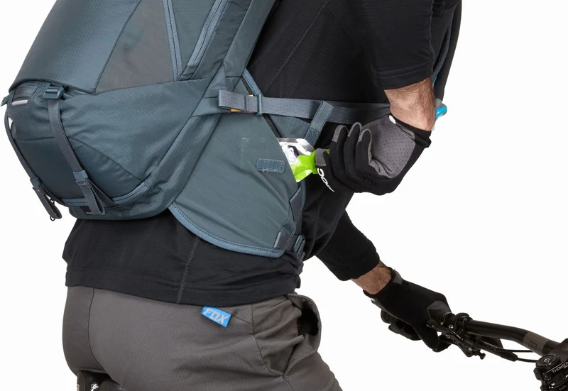 Thule Rail Trinkrucksack 18 L inkl. Trinkblase 2,5 L dark slate
