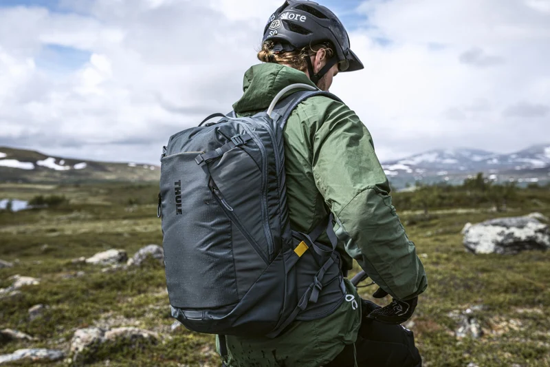 Thule Rail Trinkrucksack 18 L inkl. Trinkblase 2,5 L dark slate