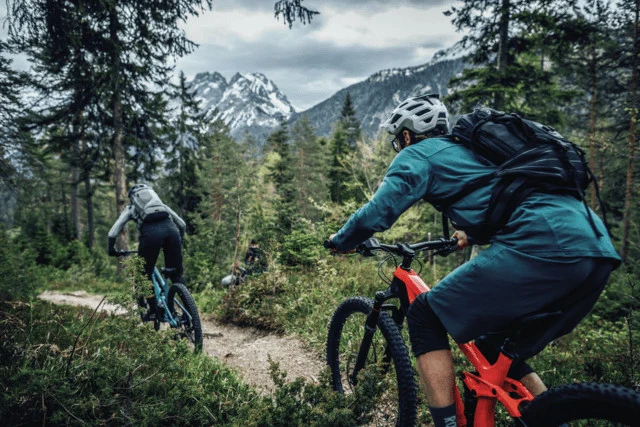 Abus Moventor 2.0 MTB-Helm Wildberry Red