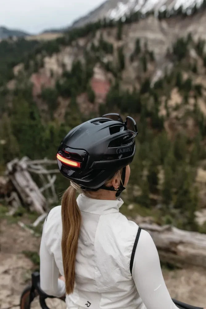 Abus Taipan LED Rennradhelm Velvet Black