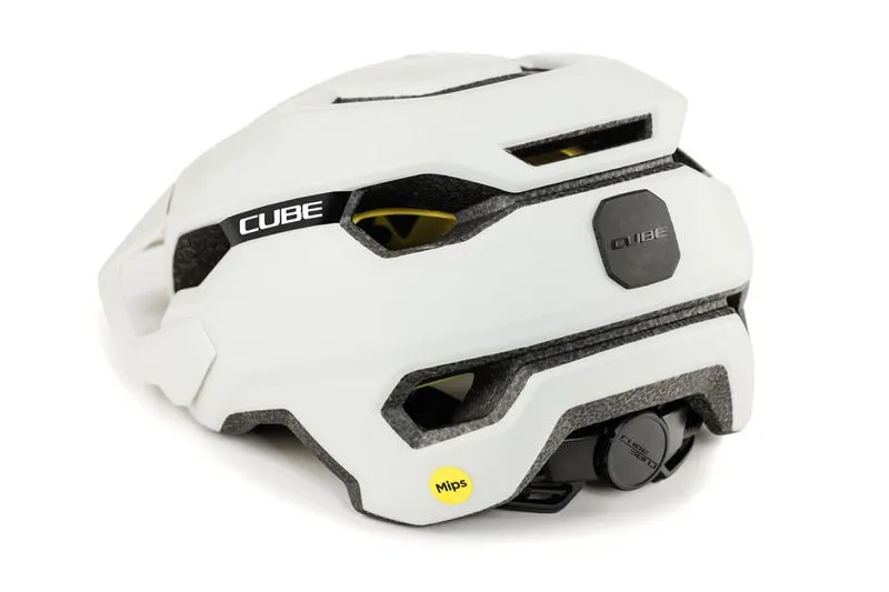 Cube Helm STRAY