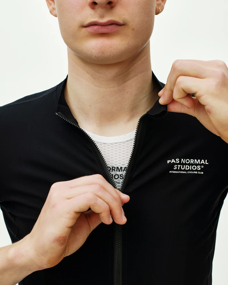 Pas Normal Studios Essential Kurzarm Trikot Herren Hell Schwarz