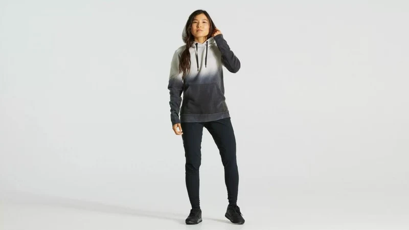LEGACY SPRAY PULL-OVER HOODIE WMN DOVGRY L - Bekleidung