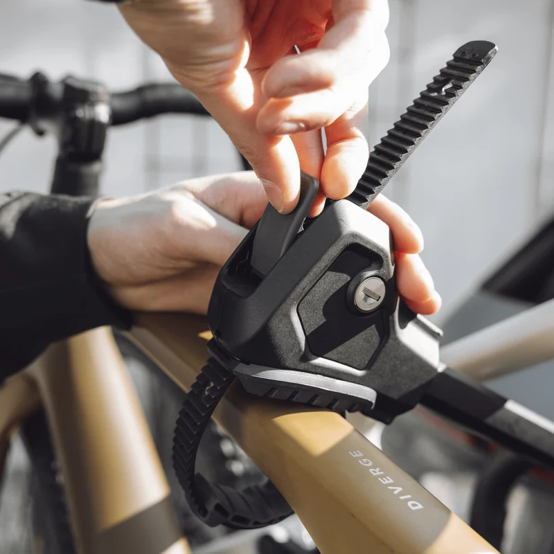 Thule Easyfold 3 Anhängerkupplungs-Fahrradträger 3-Fahrräder 13 Pin