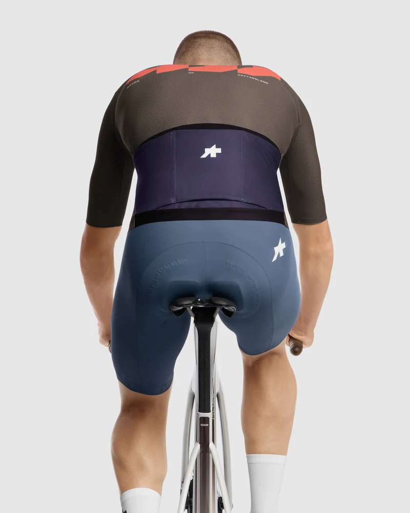 Assos Equipe R S11 Kurzarm Radtrikot We Are The A Moka Brown Männlich