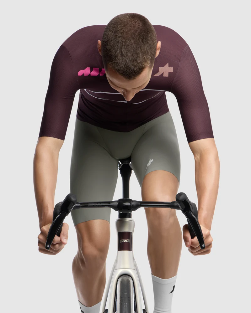 Assos Equipe R S11 Kurzarm Radtrikot We Are The A Panic Red Männlich