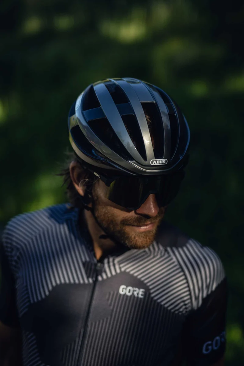 Abus Viantor Helm gleam silver