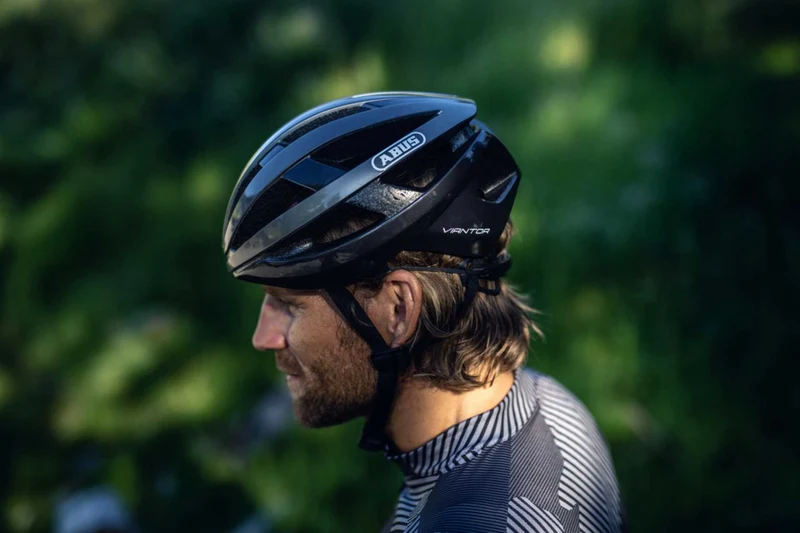 Abus Viantor Helm gleam silver