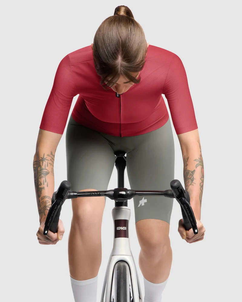 Assos Dyora R S11 Kurzarm Radtrikot Damen Deadly Berry
