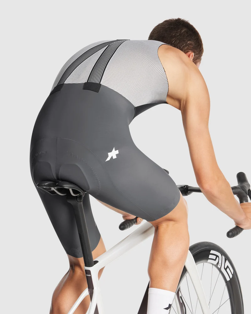 Assos Kurze Radhose Equipe R S11 Mann Robust Grey