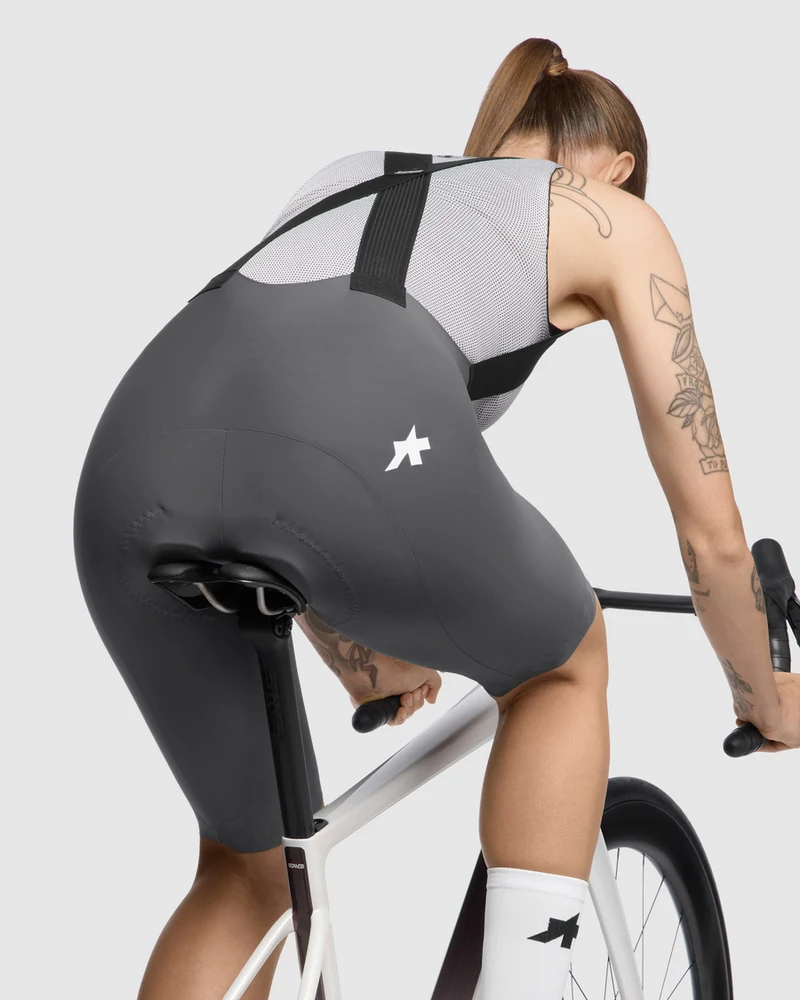 Assos Kurze Radhose Dyora R S11 Long Damen Robust Grey