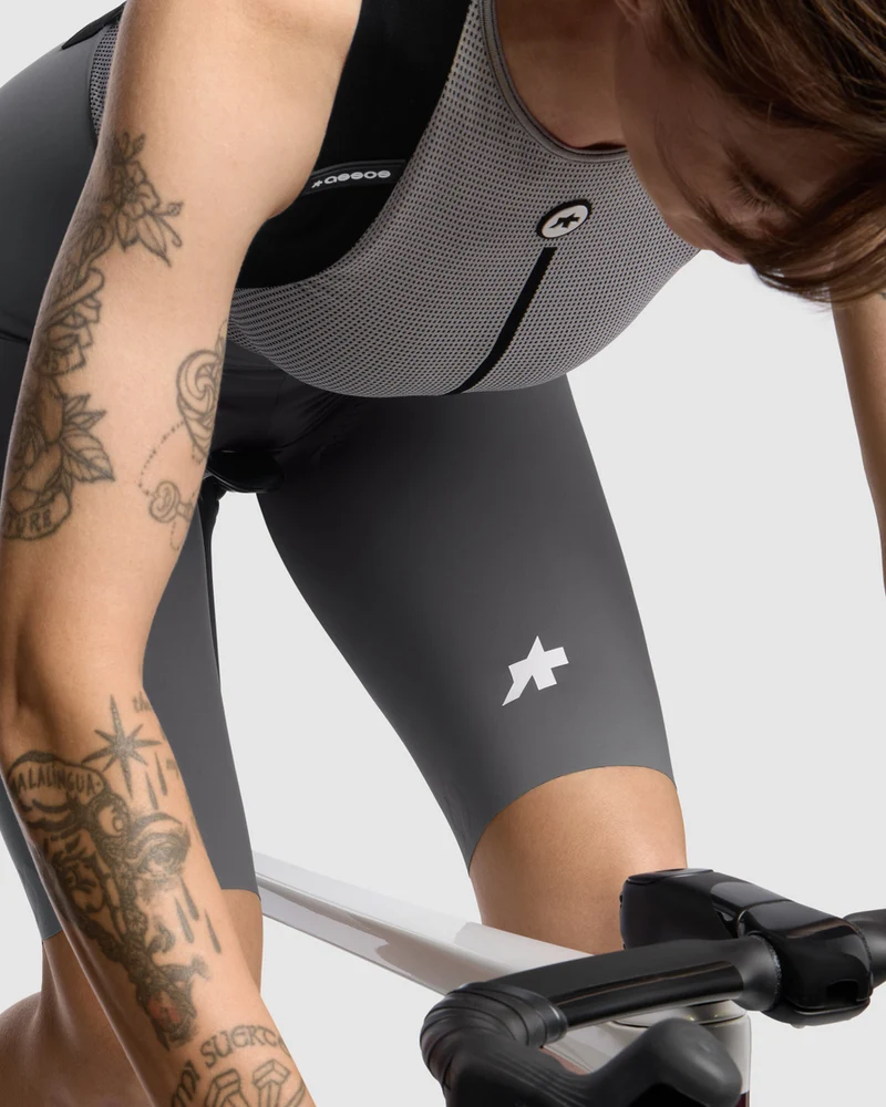 Assos Kurze Radhose Dyora R S11 Long Damen Robust Grey