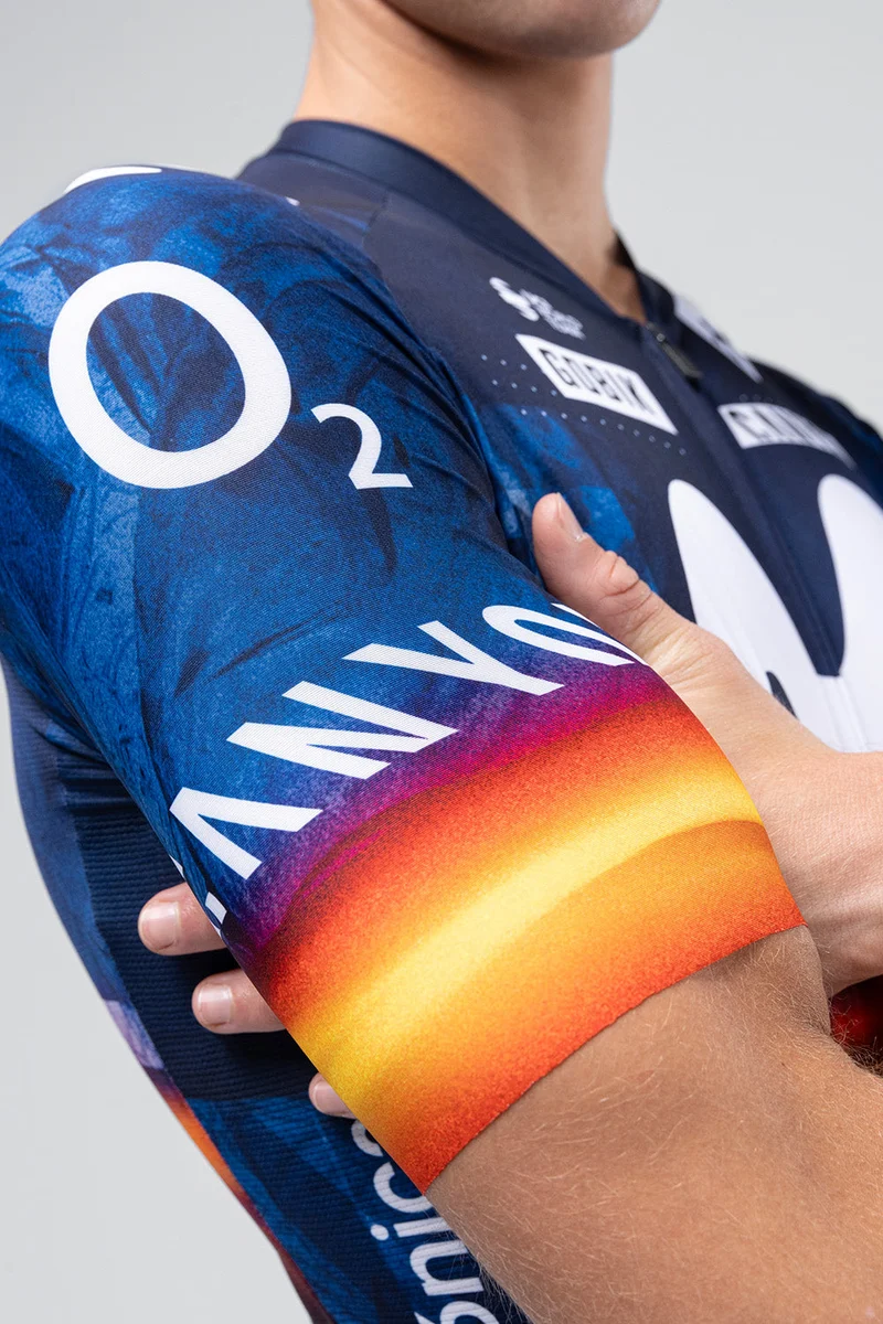 Gobik Odyssey Kurzarmtrikot Unisex Movistar Team 26 Campeon España