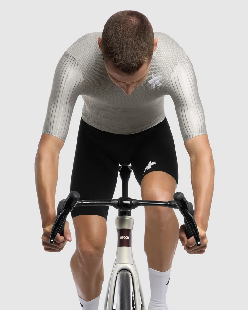 Assos Equipe RSR S11 Kurzarm Radtrikot Mann Almond Milk