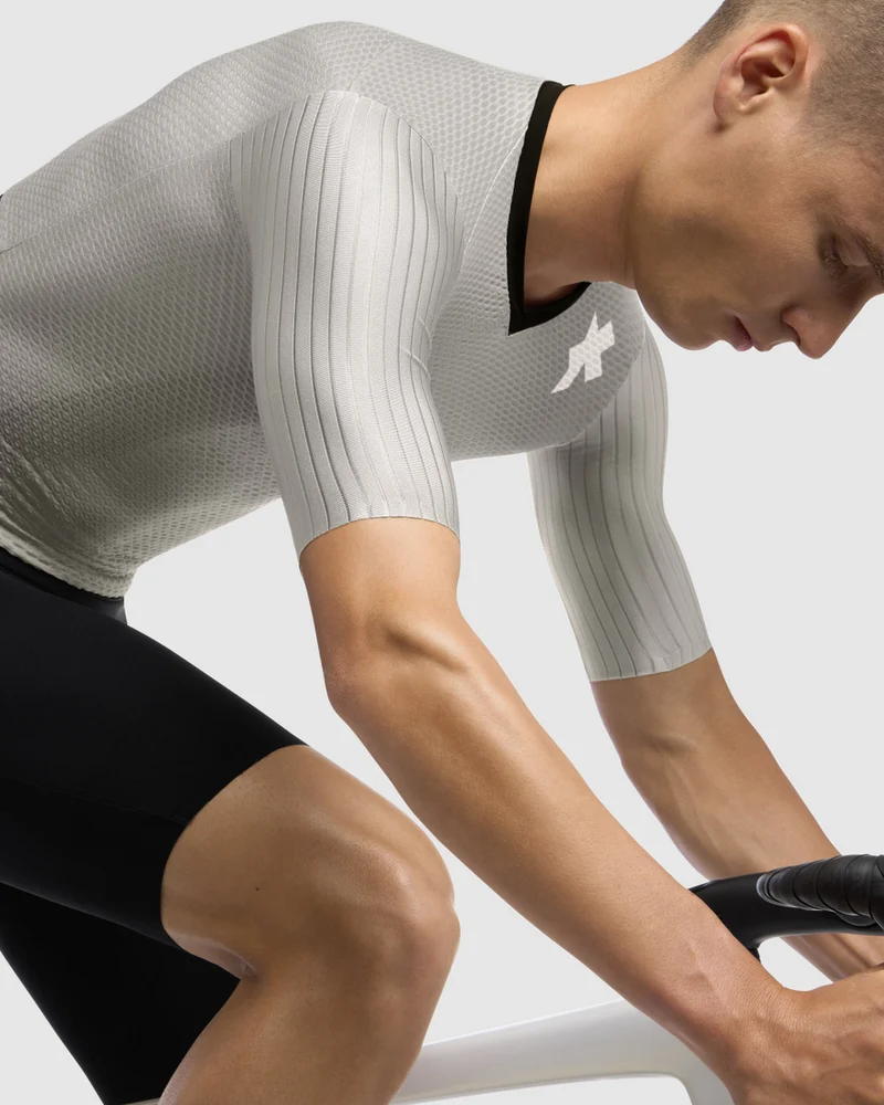 Assos Equipe RSR S11 Kurzarm Radtrikot Mann Almond Milk