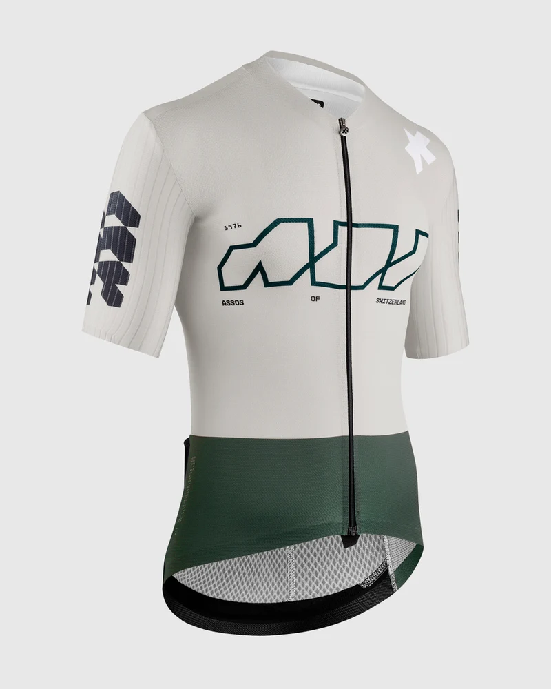 Assos Equipe RS Something To Say Kurzarm Radtrikot Mann Almond Milk