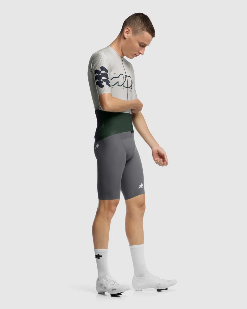 Assos Equipe RS Something To Say Kurzarm Radtrikot Mann Almond Milk