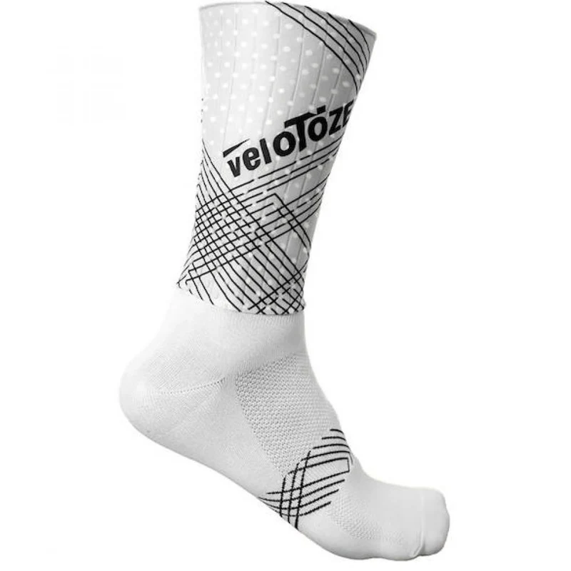 VeloToze Socken Aero weiß S/M Weiß - aerodynamische Rennrad-Socken für maximale Watt-Ersparnis