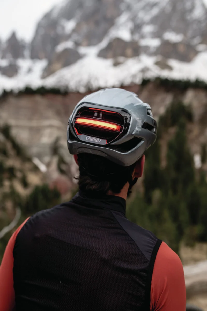 Abus Taipan LED Rennrad-Helm graphite silver