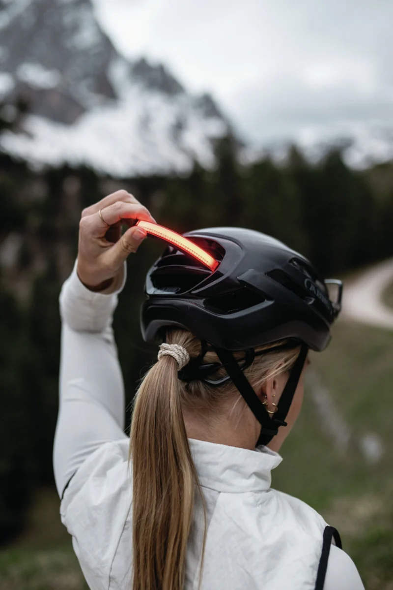 Abus Taipan LED Rennrad-Helm graphite silver