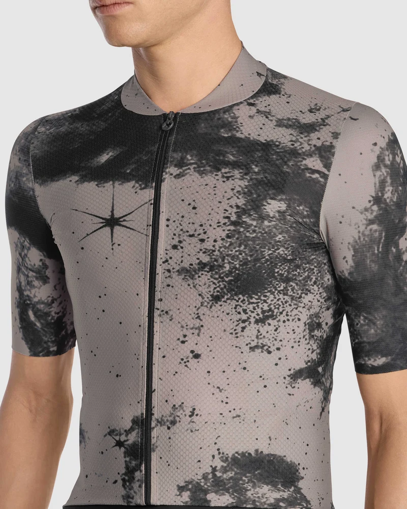 Assos Mille GT Trikot S11 Raum Reise Düne Sand