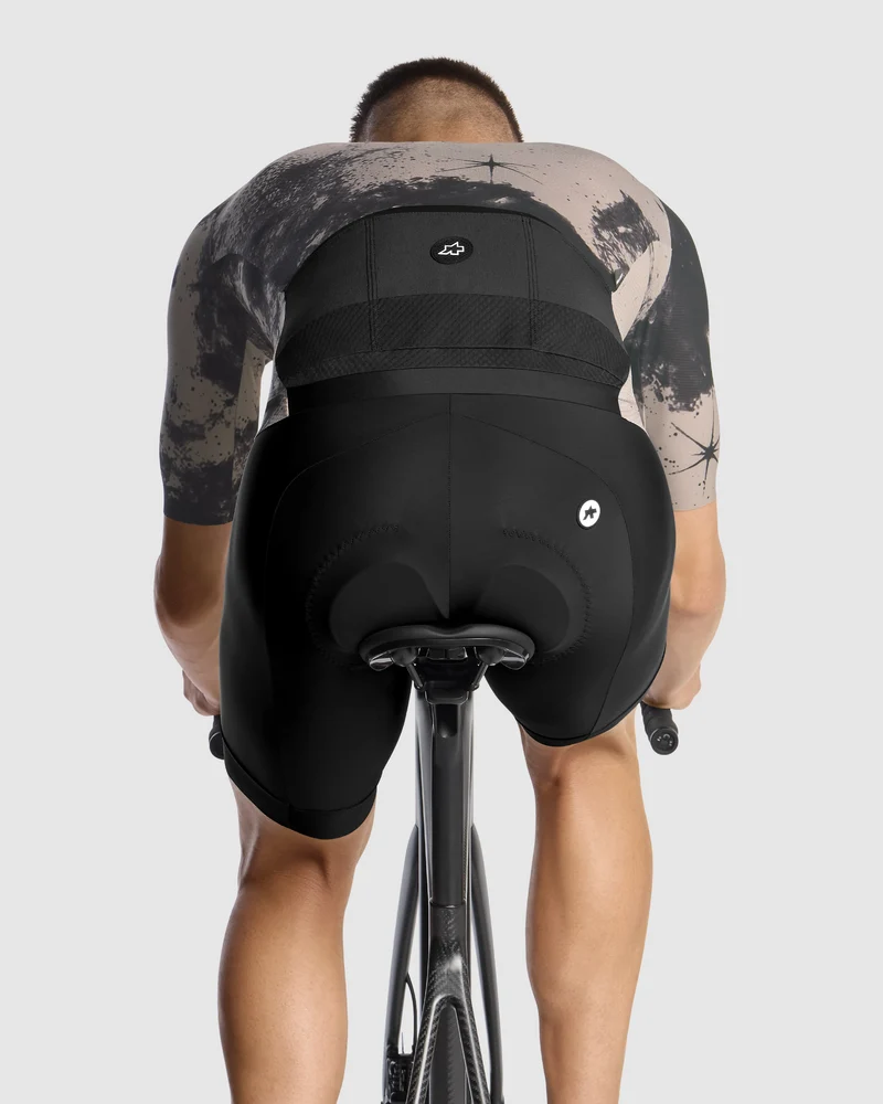 Assos Mille GT Trikot S11 Raum Reise Düne Sand