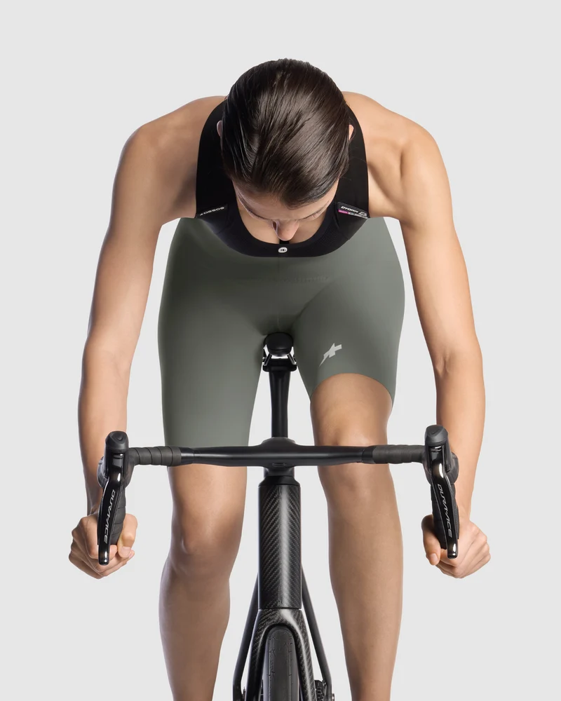 Assos Dyora R Lätzchen Shorts S11 Rand Grün
