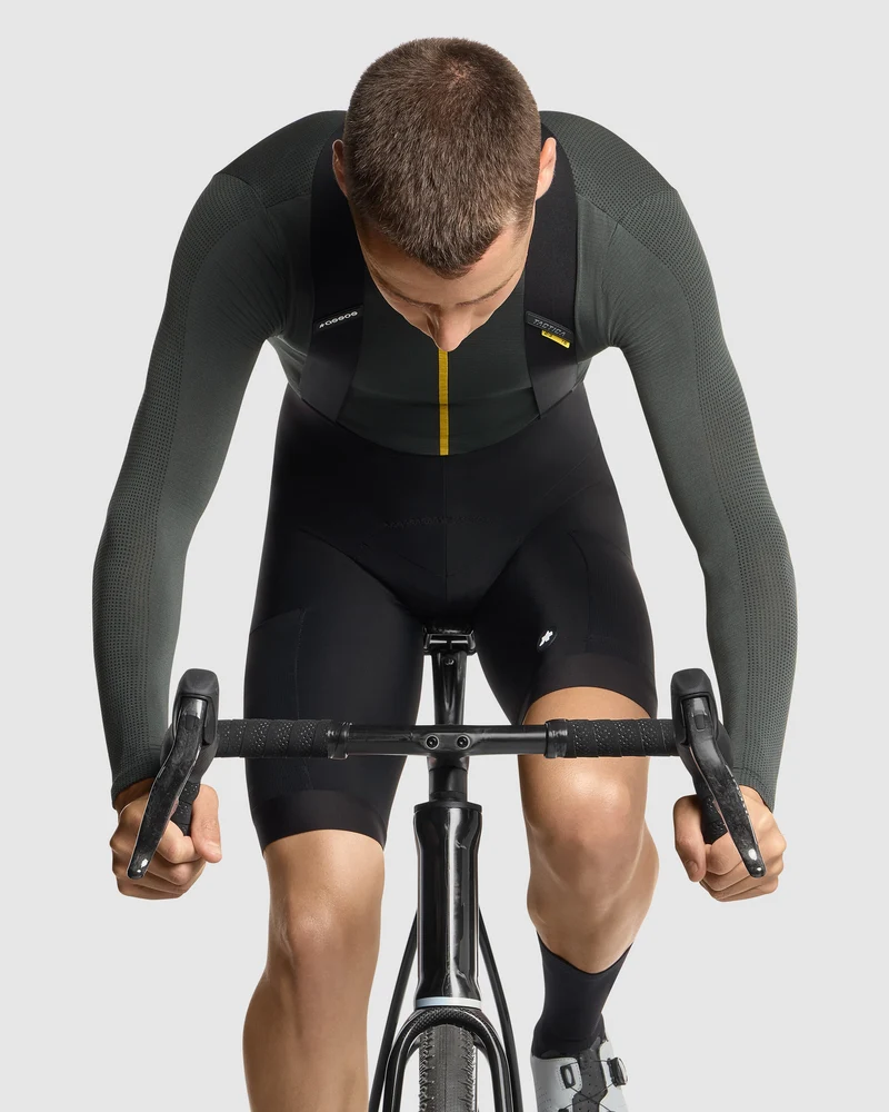 Assos Taktik Frühling Fallen Lätzchen Shorts T5 Schwarz Serie