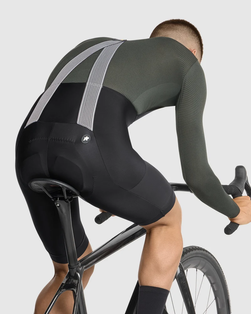 Assos Taktik Frühling Fallen Lätzchen Shorts T5 Schwarz Serie