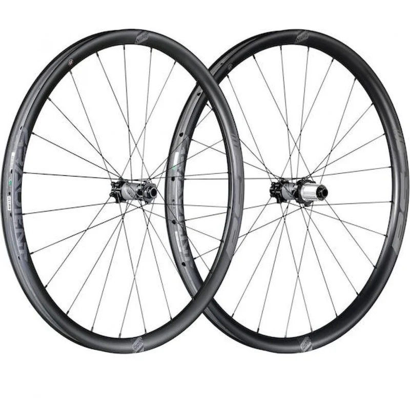 FSA Laufradsatz Gradient i29 WideR 27,5" 584x29 mm schwarz - robuster Carbon-Trail-Laufradsatz