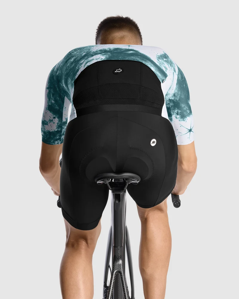 Assos Mille GT Trikot S11 Raum Reise Stiftung Grün
