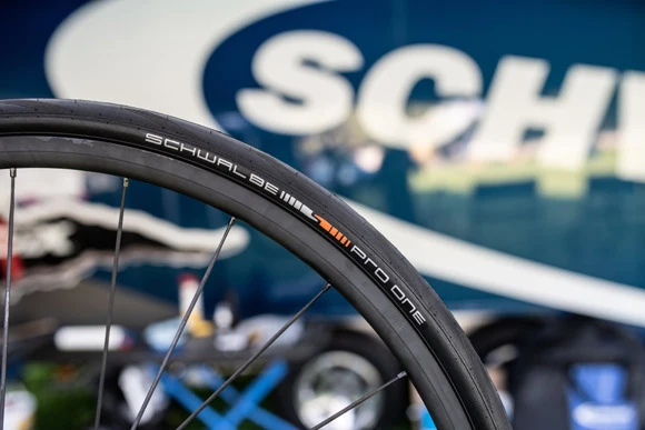 Schwalbe PRO ONE Evo, V-Guard, MicroSkin, TLE 26" Faltreifen Black 28-559